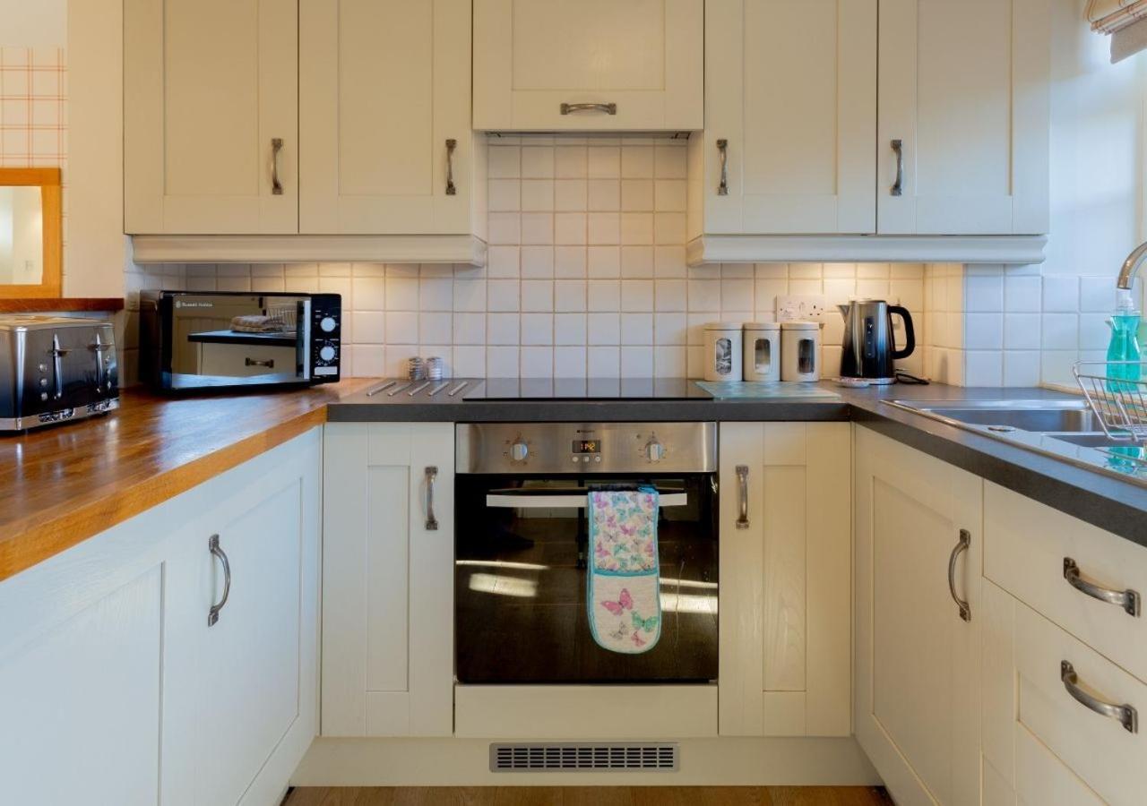 Jasmine Cottage - 2 Bedroom In Heart Of Bourton! Eksteriør billede