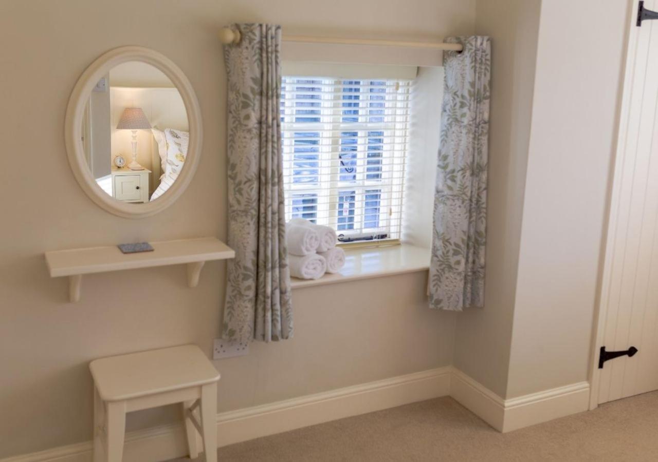 Jasmine Cottage - 2 Bedroom In Heart Of Bourton! Eksteriør billede