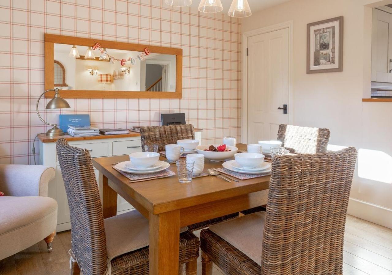 Jasmine Cottage - 2 Bedroom In Heart Of Bourton! Eksteriør billede